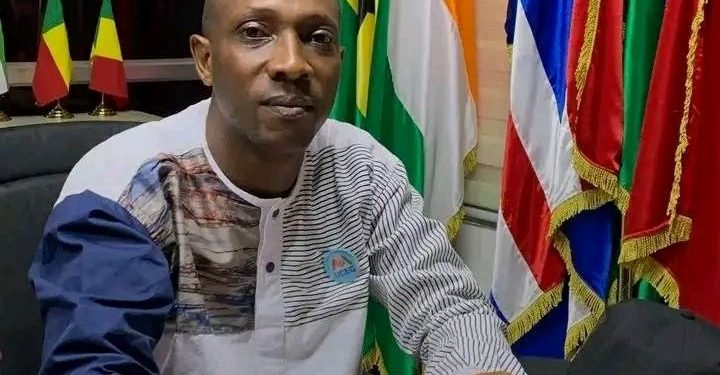 Guinée : le Président de l’UCEG dénonce la glorification du buzz au détriment du mérite et de l’éducation