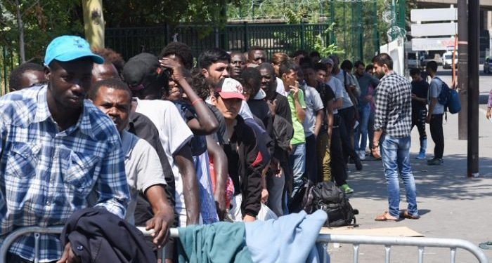 « Migrants en France : vivent-ils vraiment du social ? Enquête au cœur d’un mythe tenace »