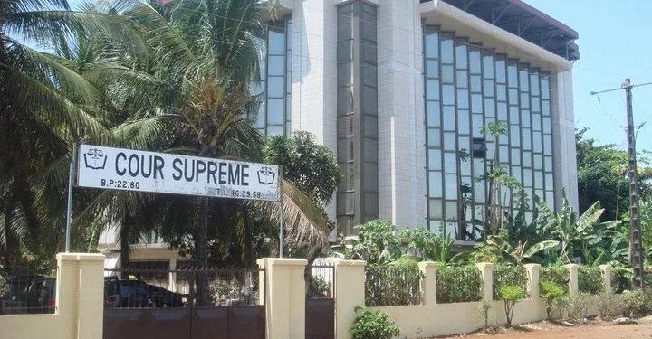 Guinée : Coup de sang à la Cour suprême ! Seulement 9 candidats sauvés pour la présidentielle, Doumbouya en tête d’affiche