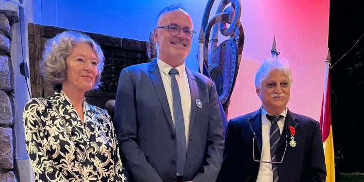 Légion d’honneur : le Dr Jamal Thermos, héros discret de Conakry, décoré par la France