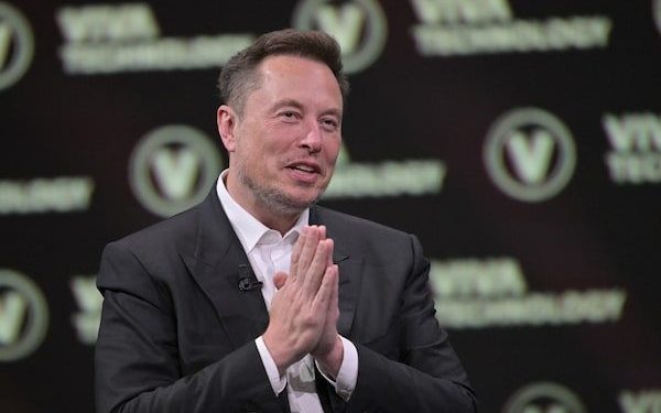 Tesla : Elon Musk pourrait décrocher un pactole d’1 000 milliards de dollars, validé à 75 % par les actionnaires !