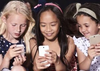 Australie : les ados de moins de 16 ans déconnectés pour de bon ! Une interdiction choc qui défie les géants du Net