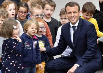 Réseaux sociaux : Emmanuel Macron annonce l’interdiction pour les moins de 15 ans dès la rentrée en France