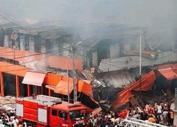 Côte d’Ivoire : violent incendie au marché Petit Lomé d’Adjamé, les pertes matérielles s’annoncent considérables