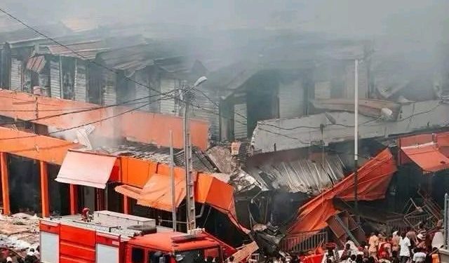 Côte d’Ivoire : violent incendie au marché Petit Lomé d’Adjamé, les pertes matérielles s’annoncent considérables