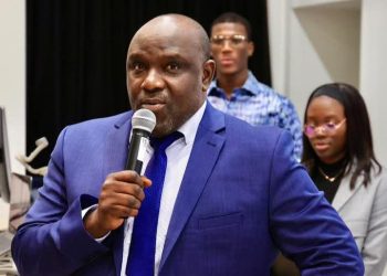 Médias : Lamine Guirassy interdit d’exercer le journalisme en Guinée après une fausse alerte au séisme