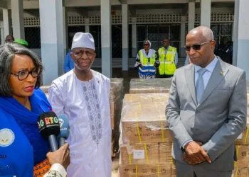 Référendum 2025 : le gouvernement réceptionne le matériel pour l’impression locale des cartes d’électeurs