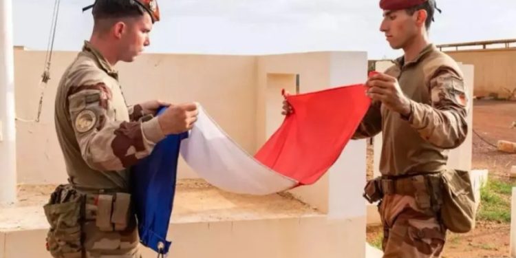 Fin d’une époque : l’armée française quitte officiellement le Sénégal