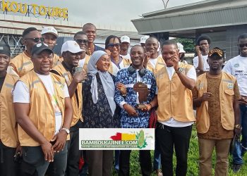 Guinée : Amadou Barry revient de Kinshasa auréolé du titre de “Meilleur Jeune Dynamique et Engagé”