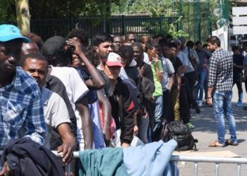 « Migrants en France : vivent-ils vraiment du social ? Enquête au cœur d’un mythe tenace »