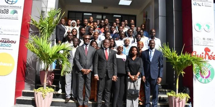 Guinée – 45 jeunes admis aux écoles africaines de statistique : un record salué par le ministre du Plan et de la Coopération Internationale 
