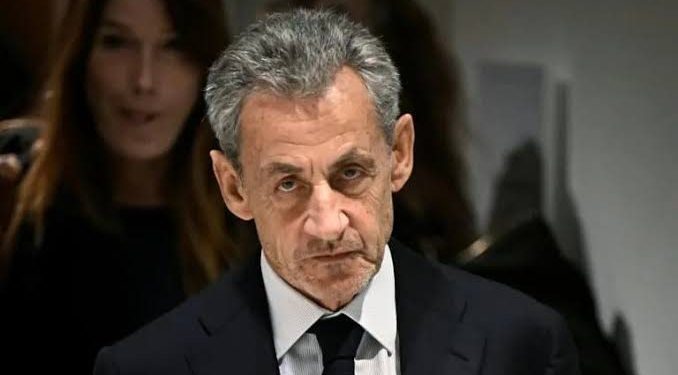 Nicolas Sarkozy en prison : L’ancien président face à l’humiliation judiciaire, ses proches crient à l’injustice