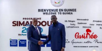 Simandou : Mamadi Doumbouya accueille Brice Oligui Nguema à Conakry à la veille du lancement historique