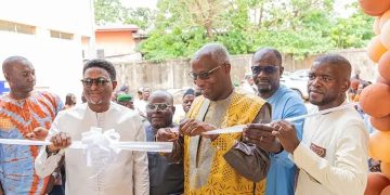 Guinée : Amadou Oury Bah inaugure les Écoles doctorales « Pr Momo Bangoura » à l’UGANC, un tournant pour la recherche nationale