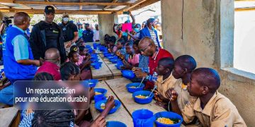 Bols plastiques en cantine, www,  ,,,,  ,   : quand le geste symbolique du PAM cache un risque sanitaire majeur pour les enfants