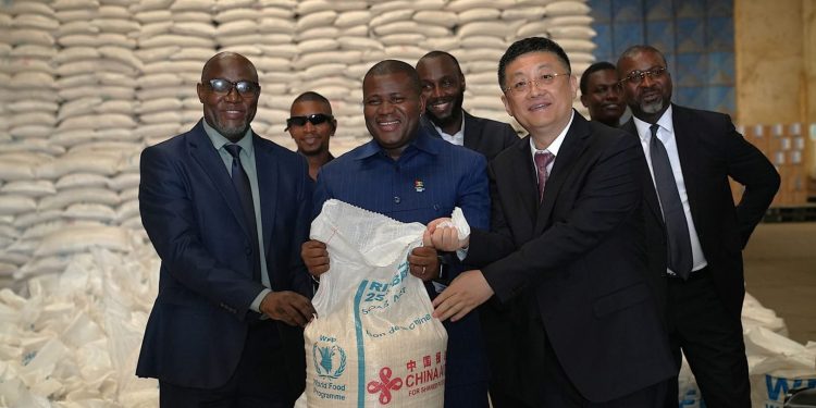 Guinée : La Chine offre 2 102 tonnes de vivres pour nourrir 42 000 personnes vulnérables