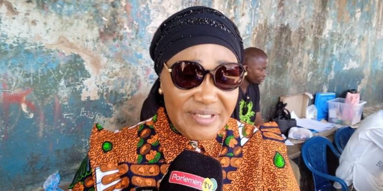 Présidentielle en Guinée : Après avoir voté, Hadja Maimouna Yombouno salue une élection « historique et apaisée »