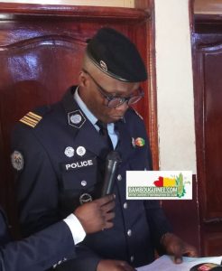 Commissaire principal de Coyah Alhassane Mangué porte parole des officiers bénéficiaires de la formation à l'OPROGEM - Discours de fin de formation des officiers de police judiciaire au siège de l'OPROGEM - ©️ Bambouguinee.com, 3 décembre 2025 📷 Mohamed Saliou CAMARA 