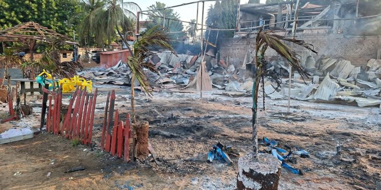 Conakry : Violent incendie à la plage de Rogbané, un mort et des pertes considérables