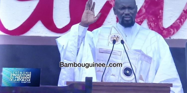 Historique! Mamadi Doumbouya Prête serment et lance la cinquième République : Un nouveau chapitre pour la Guinée après quatre ans de Transition