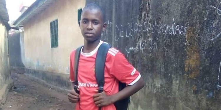 « On va tous vous tuer » : un adolescent guinéen raconte l’exécution à bout portant de son ami par un policier à Conakry