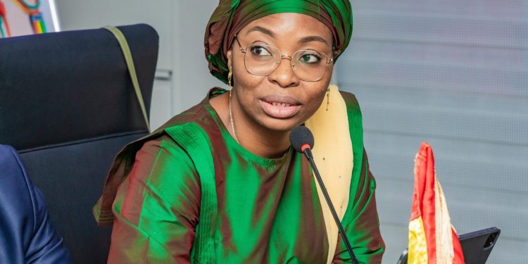 Rose Pola Pricemou répond aux critiques sur le coût de l’internet : « Un indicateur ne remplace jamais votre vécu quotidien »