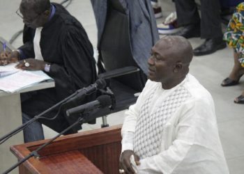 Guinée : le transfèrement controversé de l&rsquo;ex-commandant Toumba dénoncé par ses avocats comme « arbitraire » et « illégal »