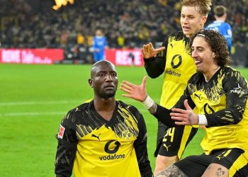 Dortmund crucifie Wolfsburg à la dernière minute : Guirassy offre le triomphe !