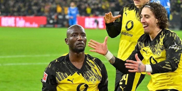 Dortmund crucifie Wolfsburg à la dernière minute : Guirassy offre le triomphe !