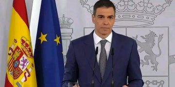 Pedro Sánchez défie l’escalade : « Non à la guerre ! » en écho à l’Irak de 2003