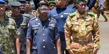 Guinée – Coopération sécuritaire : Le Directeur Général de la Police Nationale reçoit la 38ᵉ promotion de l’Académie militaire du Mali