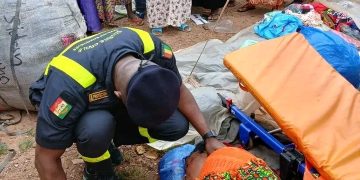 Malaise en pleine rue à Kissidougou : la Protection Civile intervient pour sauver une femme évanouie