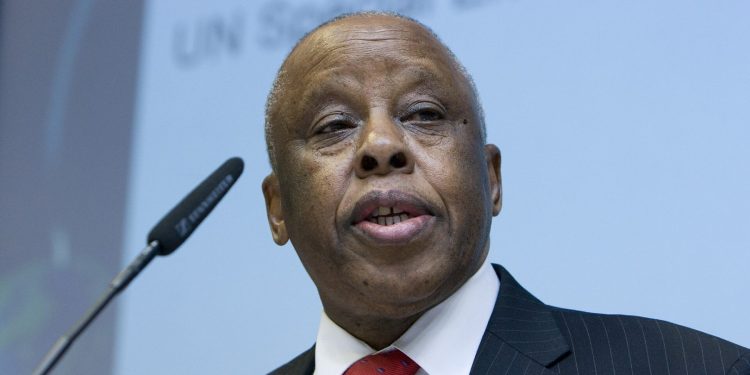 L’Afrique en deuil : l’Union africaine rend hommage à l’ancien président botswanais Festus Mogae
