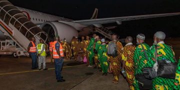 Incident aérien : L’avion des pèlerins guinéens contraint d’atterrir en urgence à Bamako