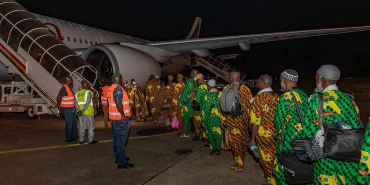 Incident aérien : L’avion des pèlerins guinéens contraint d’atterrir en urgence à Bamako