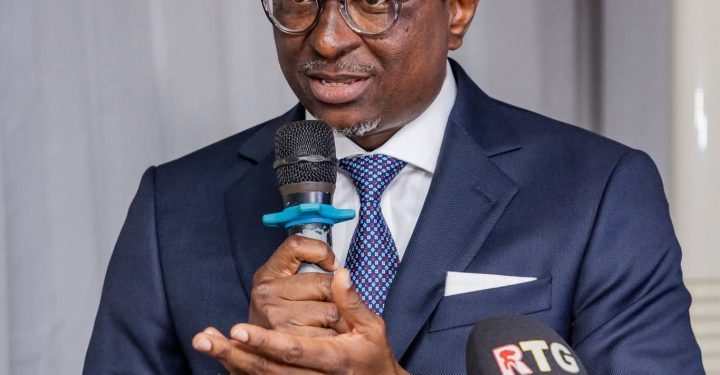 Éducation en Guinée : Alpha Bacar Barry appelle à une action plus efficace pour accélérer la transformation du système éducatif