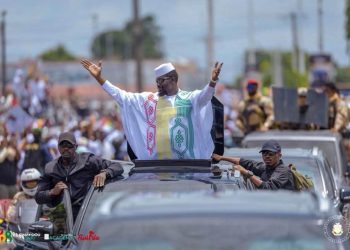 Conakry en liesse : le président Doumbouya salue un accueil historique et appelle à l’unité contre la pauvreté