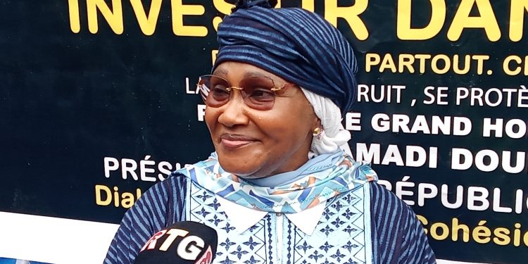 Manifestations de certains Guinéens de la diaspora à New York : Hon. Hadja Maimouna YOMBOUNO condamne  » avec la plus ferme énergie les propos malveillants »