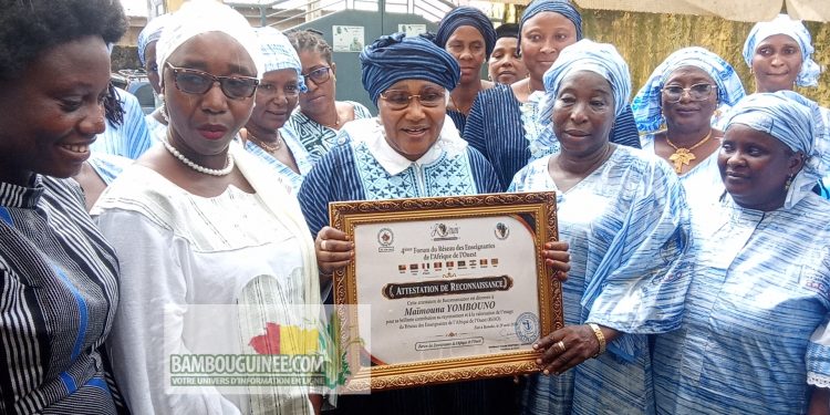 Guinée – Paix et reconnaissance : à Dabompa, Hadja Maimouna Yombouno honorée par le Réseau des Enseignantes de l&rsquo;Afrique de l&rsquo;Ouest