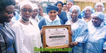 Guinée – Paix et reconnaissance : à Dabompa, Hadja Maimouna Yombouno honorée par le Réseau des Enseignantes de l&rsquo;Afrique de l&rsquo;Ouest