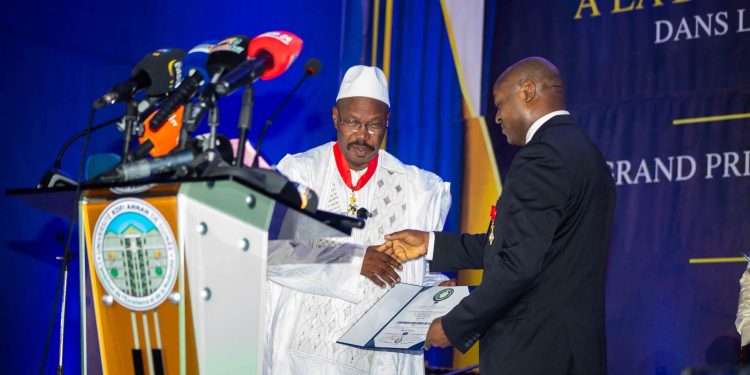 Dr Ousmane Kaba élevé Commandeur et l’Université Kofi Annan de Guinée primée pour l’excellence académique
