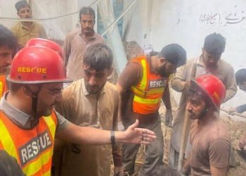 Pakistan – Effondrement d’une école à Peshawar : au moins 27 enfants et une enseignante tués