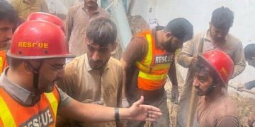 Pakistan – Effondrement d’une école à Peshawar : au moins 27 enfants et une enseignante tués