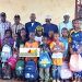 Guinée : À Nassouroulaye, l’AJNR offre des kits scolaires à plusieurs enfants vulnérables